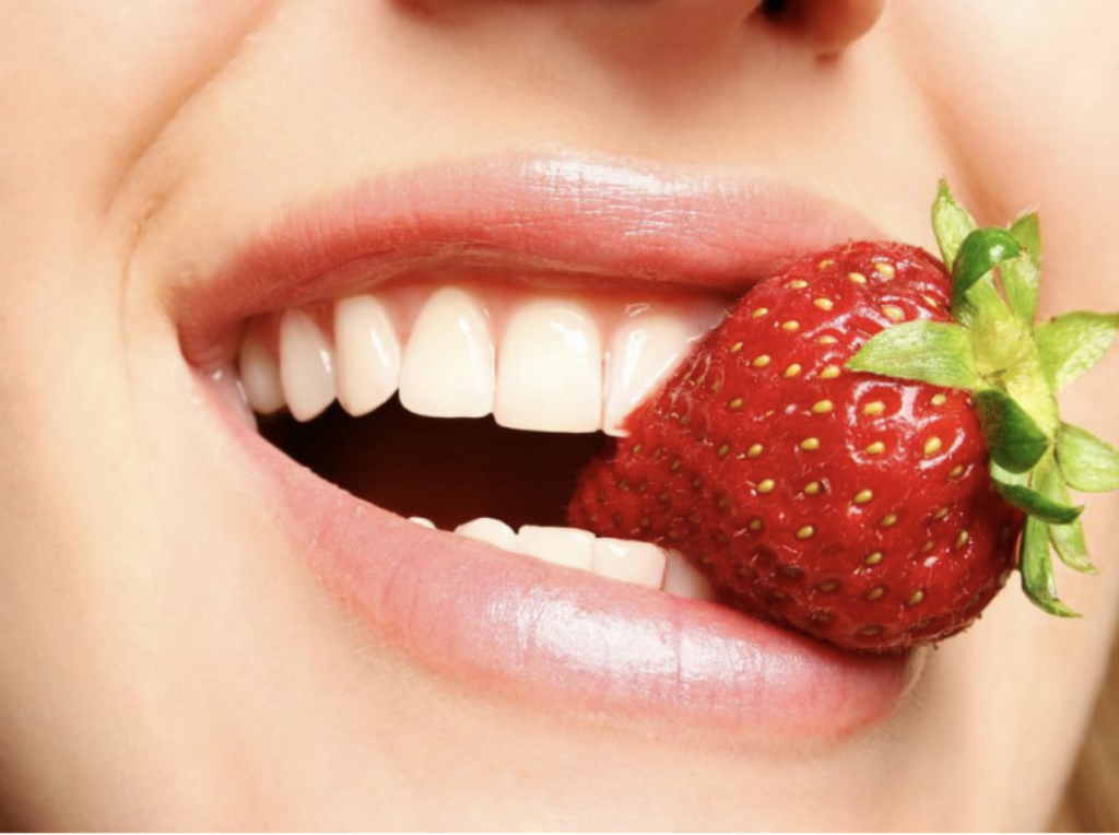 Bọc răng sứ xong có thể ăn nhai bình thường